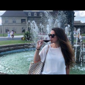 Meet your Posher, Karin